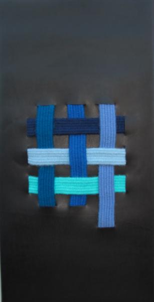 Blau hoch2 - 2013 - 0,36 x 0,72 Wolle auf Leder